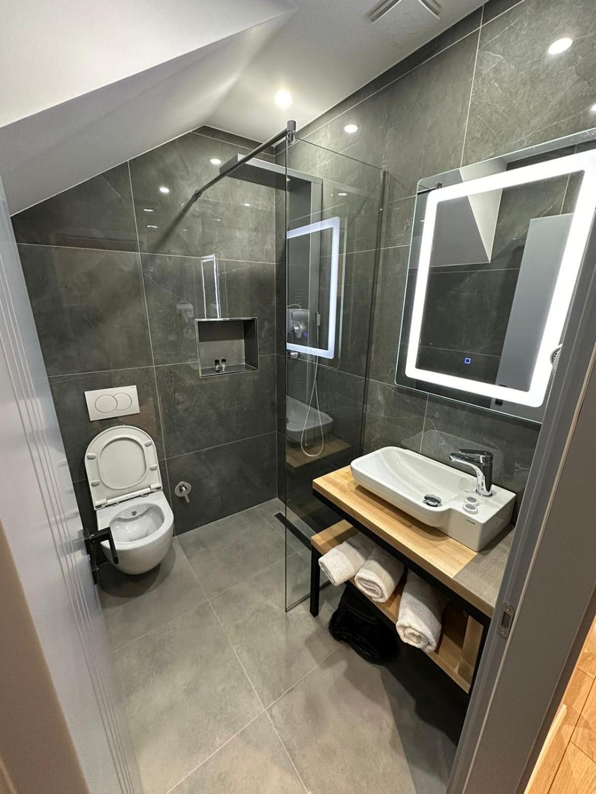 Hotel Europa Круя Экстерьер фото