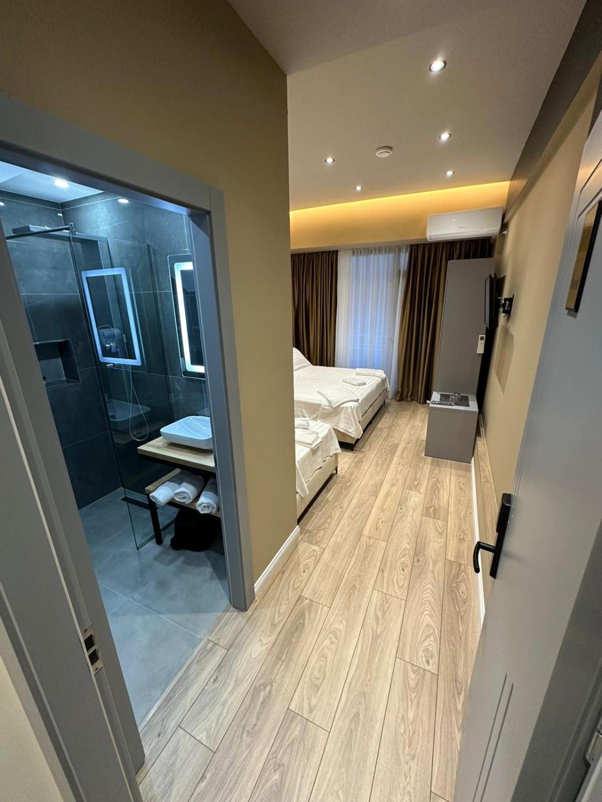 Hotel Europa Круя Экстерьер фото