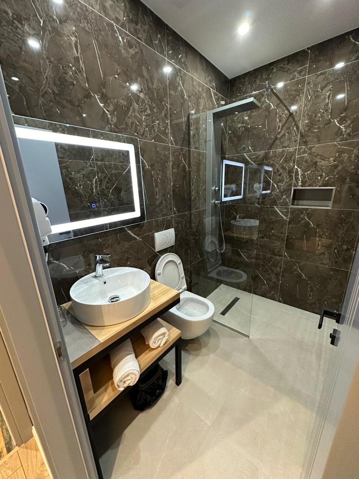 Hotel Europa Круя Экстерьер фото