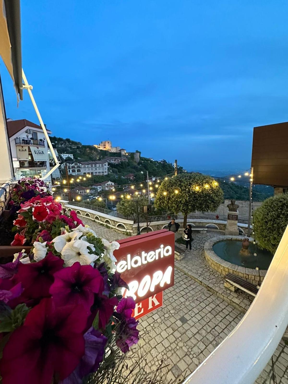 Hotel Europa Круя Экстерьер фото