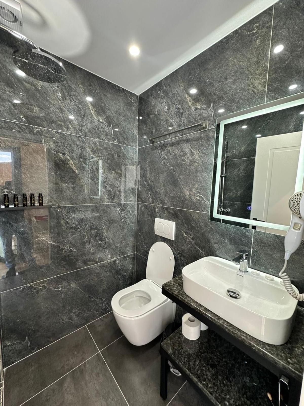 Hotel Europa Круя Экстерьер фото