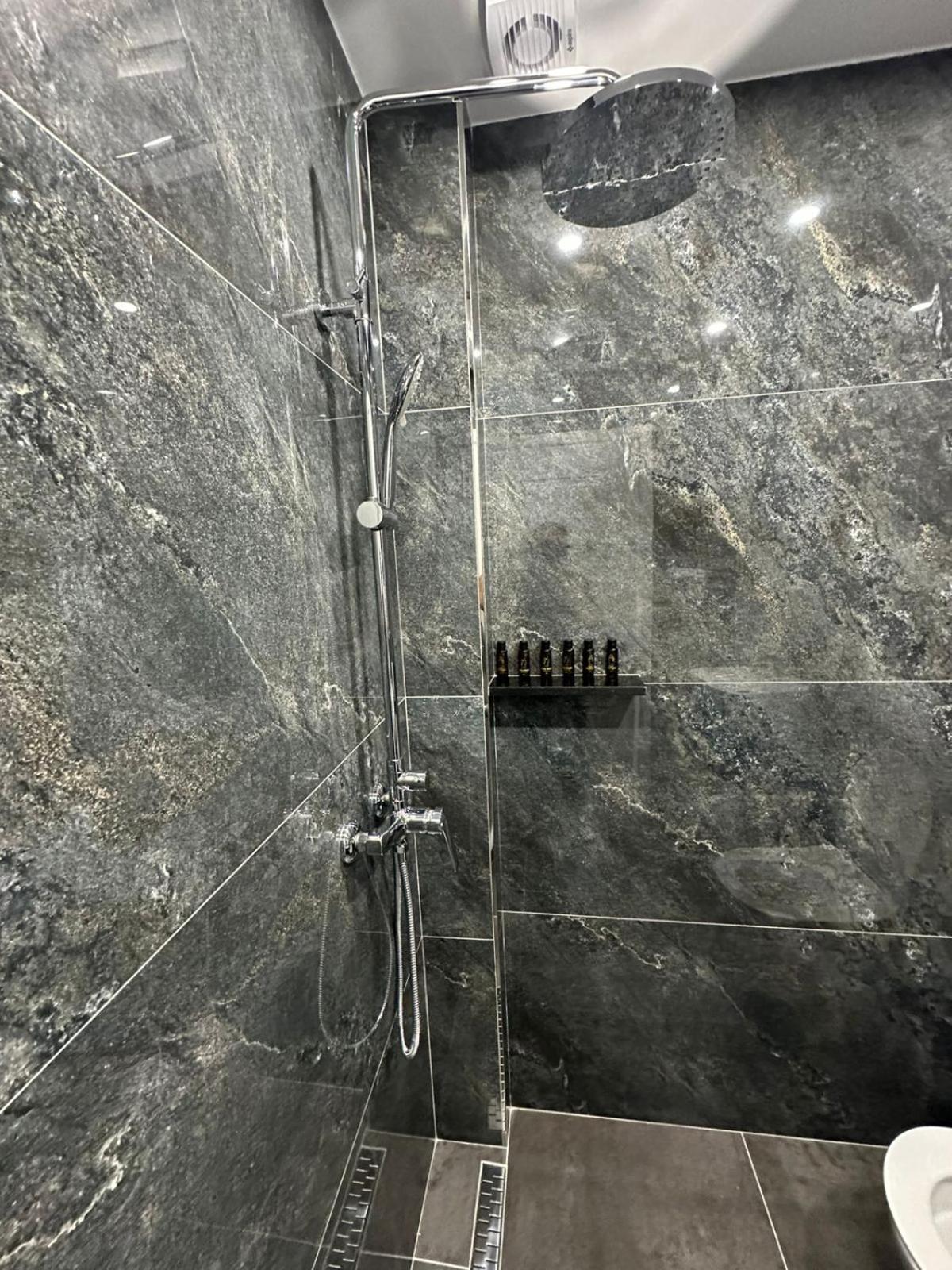 Hotel Europa Круя Экстерьер фото