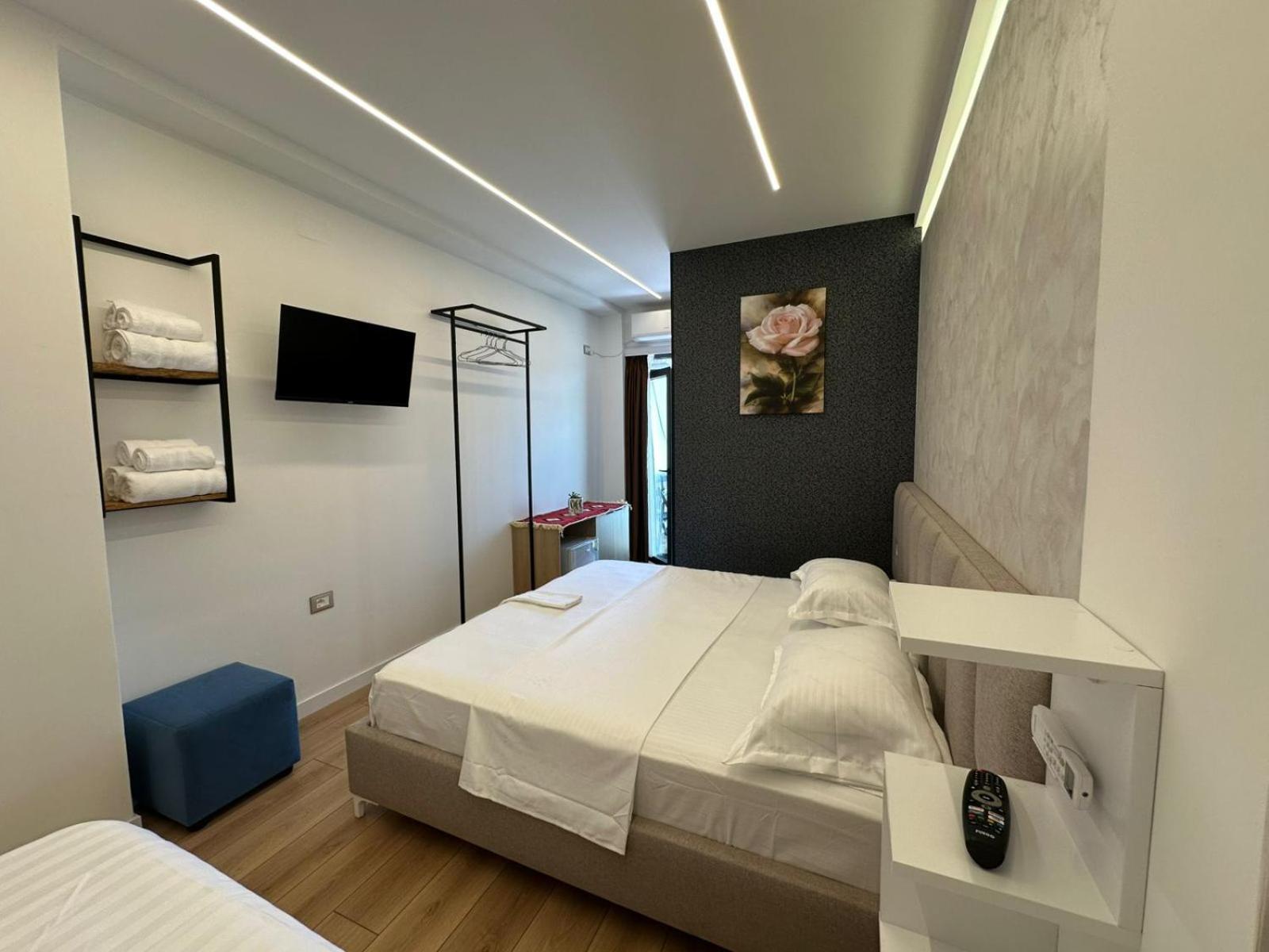 Hotel Europa Круя Экстерьер фото